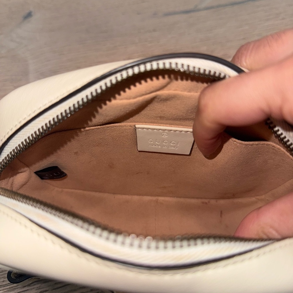 Gucci GG Marmont Camera Bag
Matelasse Mini White - Picture 9 of 13